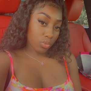 Meet your Posher, Leonika